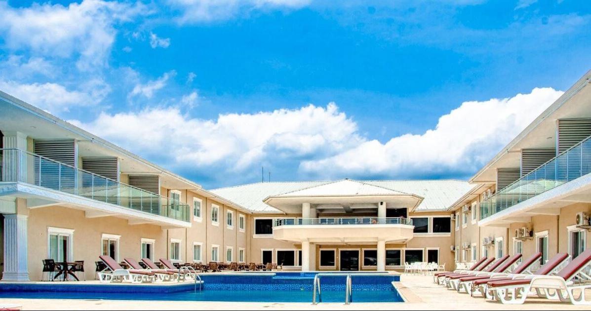Royal Ambassador Hotel Harbel Exterior photo